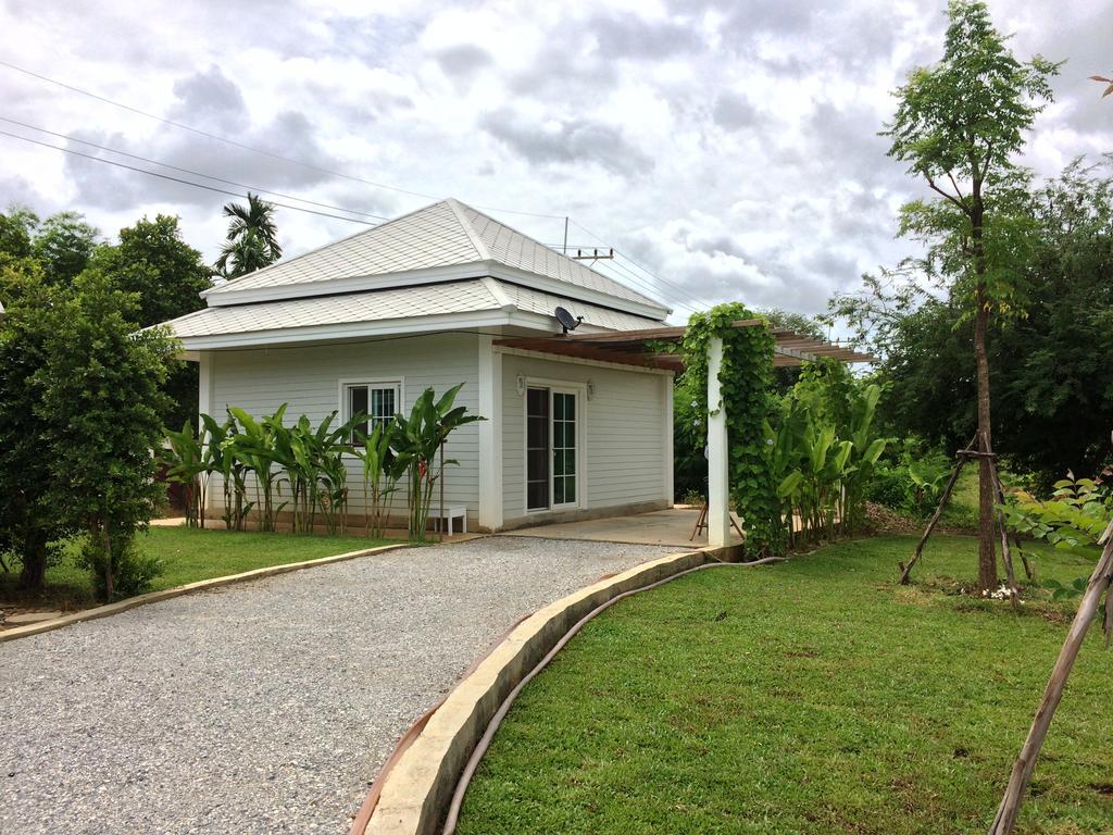 Baan2Rai Hotel Kanchanaburi Exterior foto