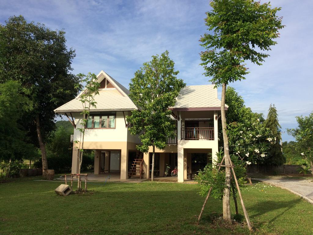 Baan2Rai Hotel Kanchanaburi Exterior foto